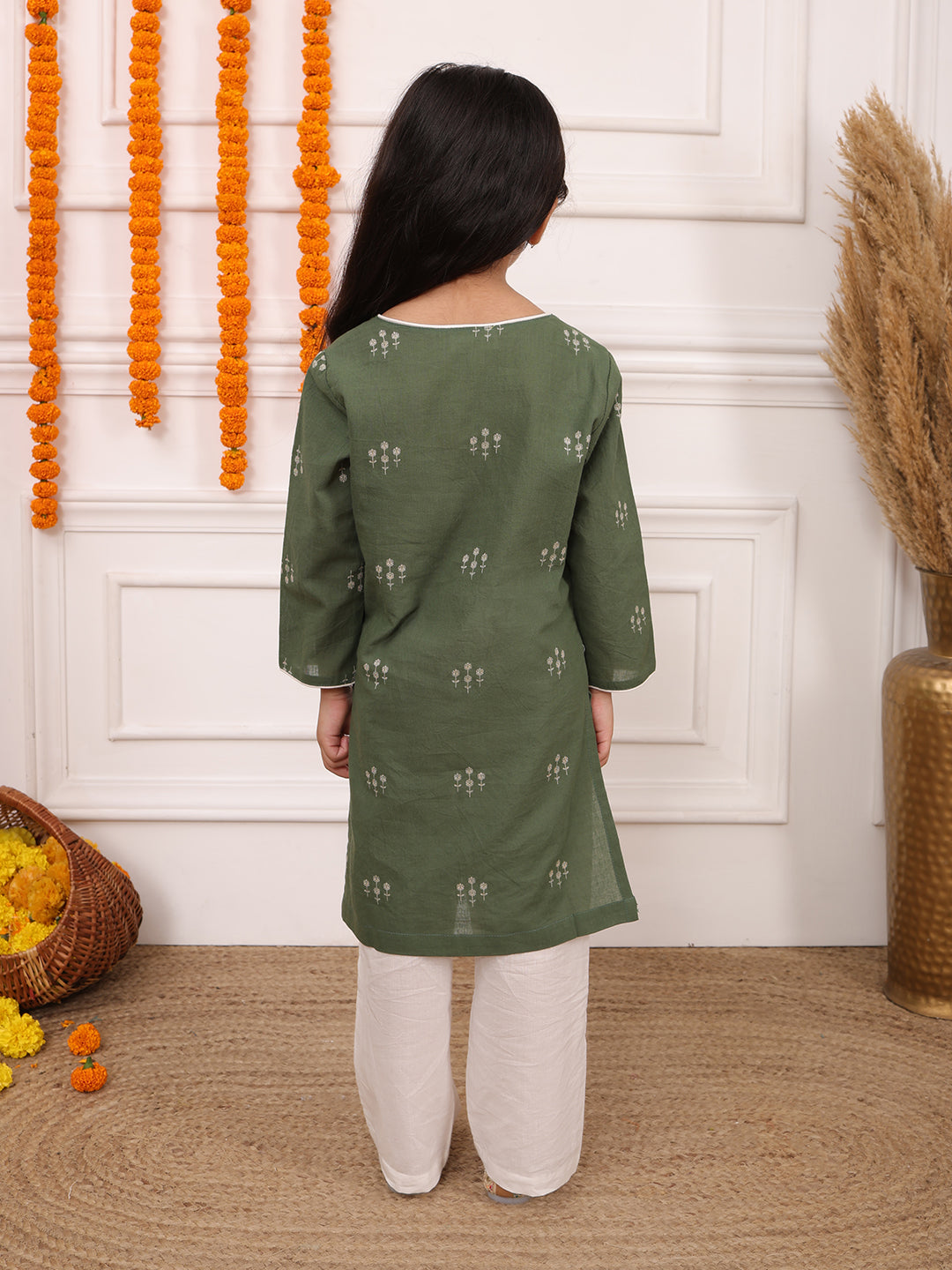Girls Printed Full Sleeves Kurta Set-Dark Green