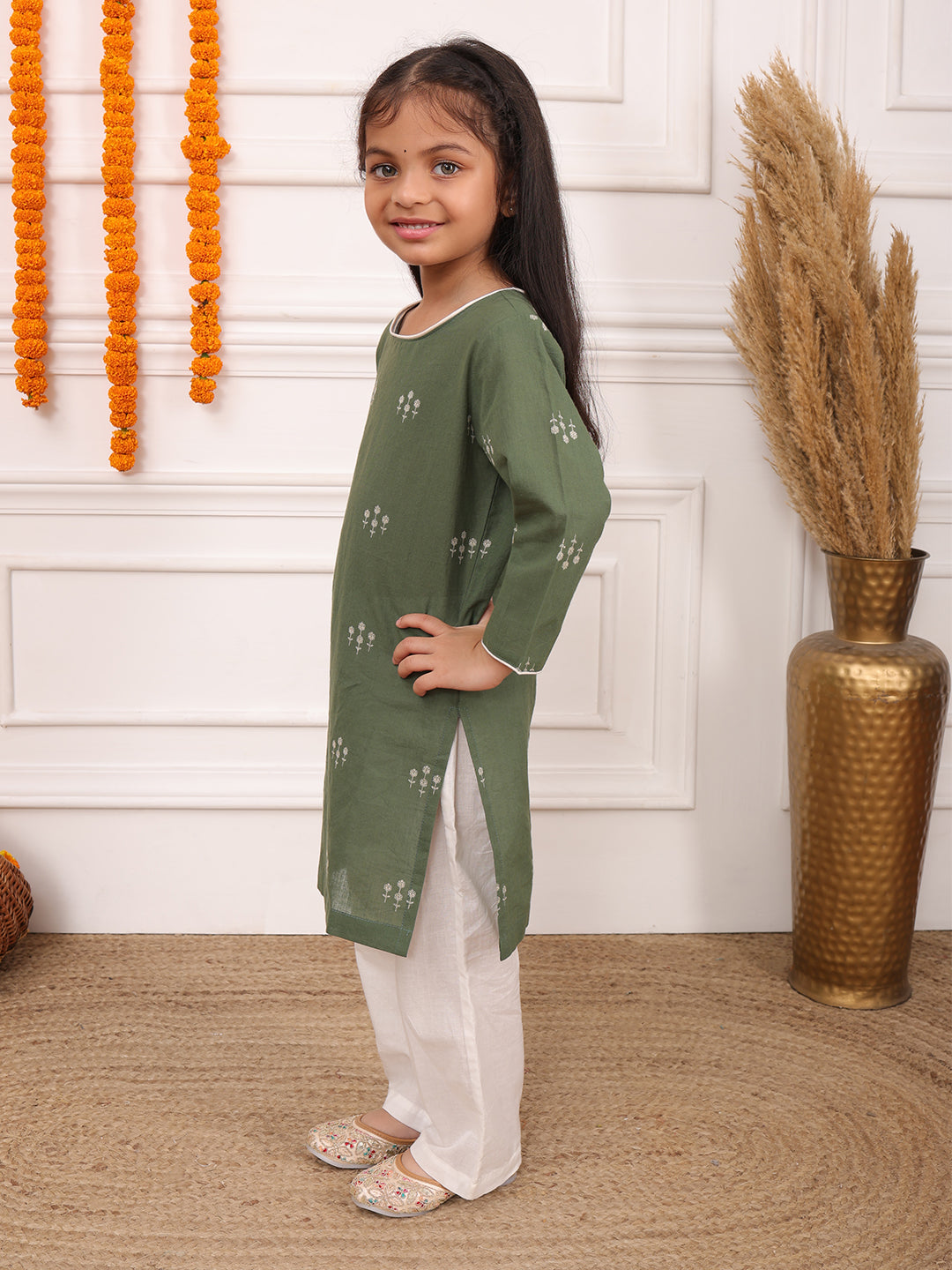 Girls Printed Full Sleeves Kurta Set-Dark Green
