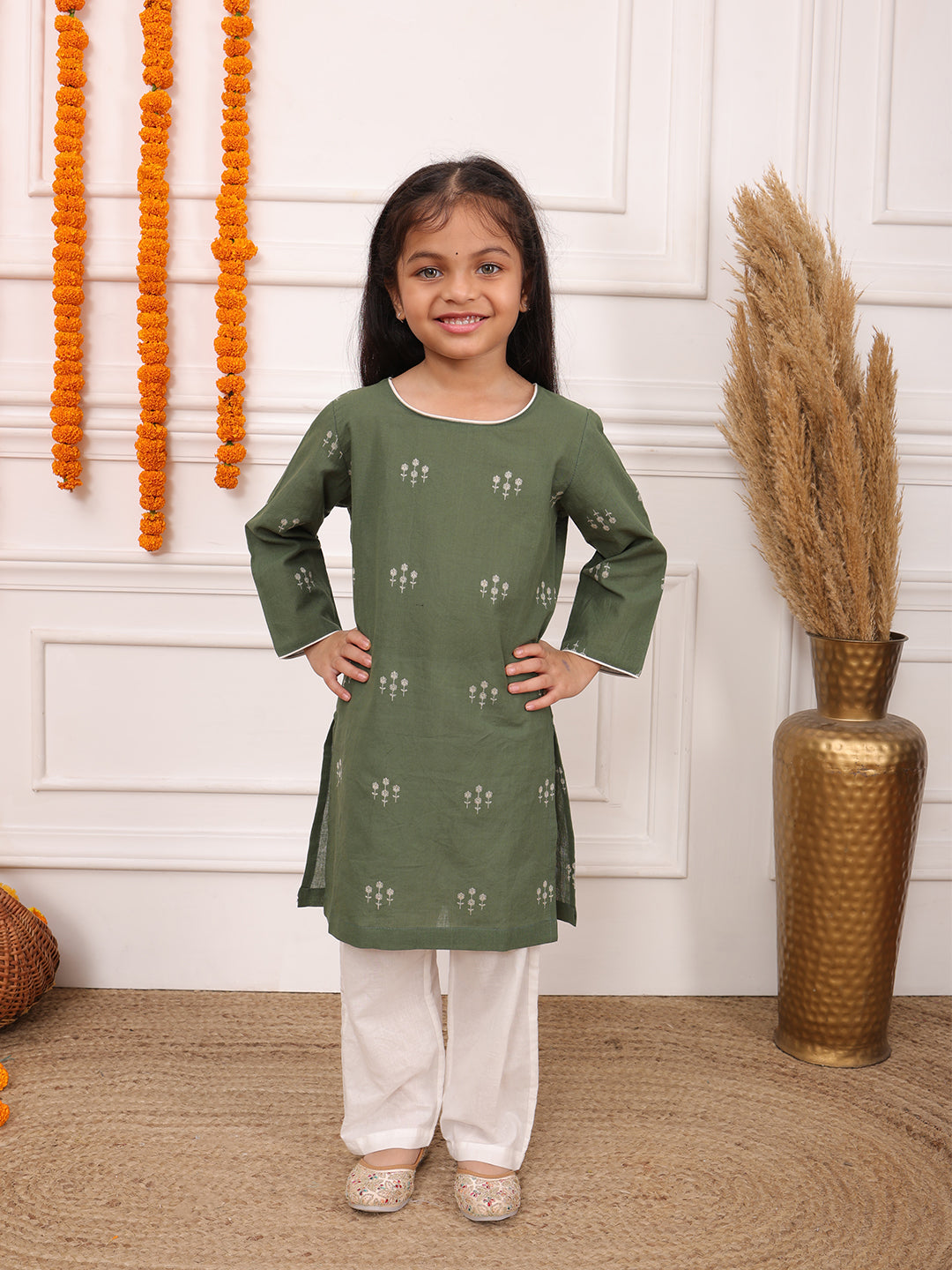Girls Printed Full Sleeves Kurta Set-Dark Green
