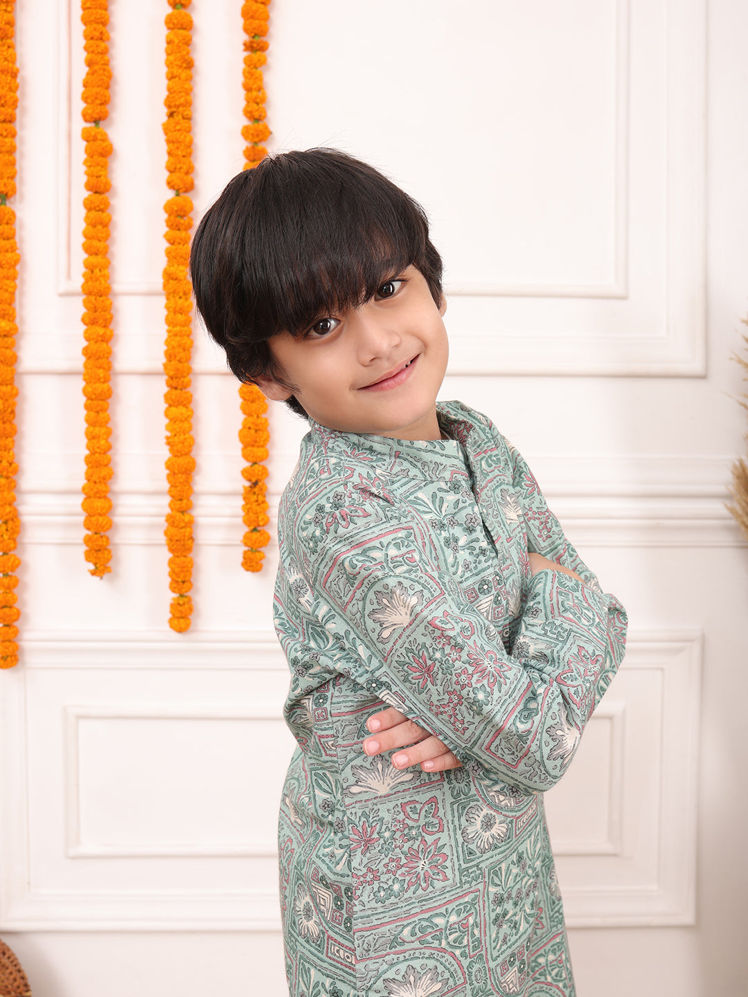 Biglilpeople Boys Floral Motifs Mandarin Collar Long Sleeves Kurta Set