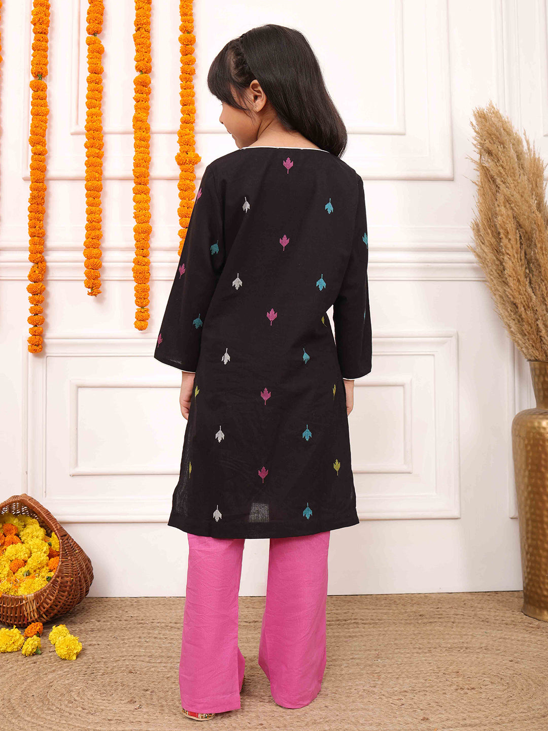 Biglilpeople Girls Woven Geometric Round Neck Long Sleeves Kurta Set