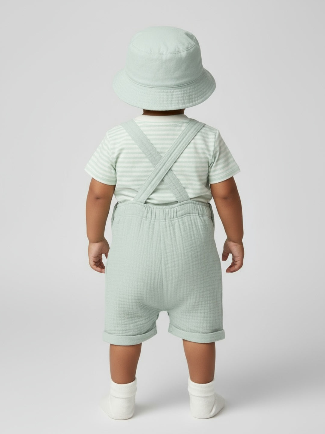 Biglilpeople Boys Solid Dungaree and T-Shirt Set with Hat