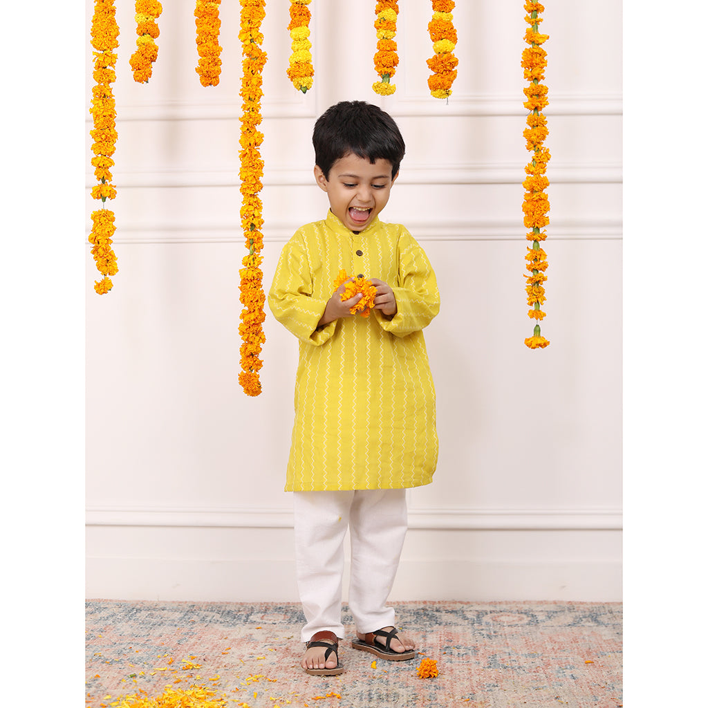 Boys Kurta Pyjama Set in Cotton - Yellow