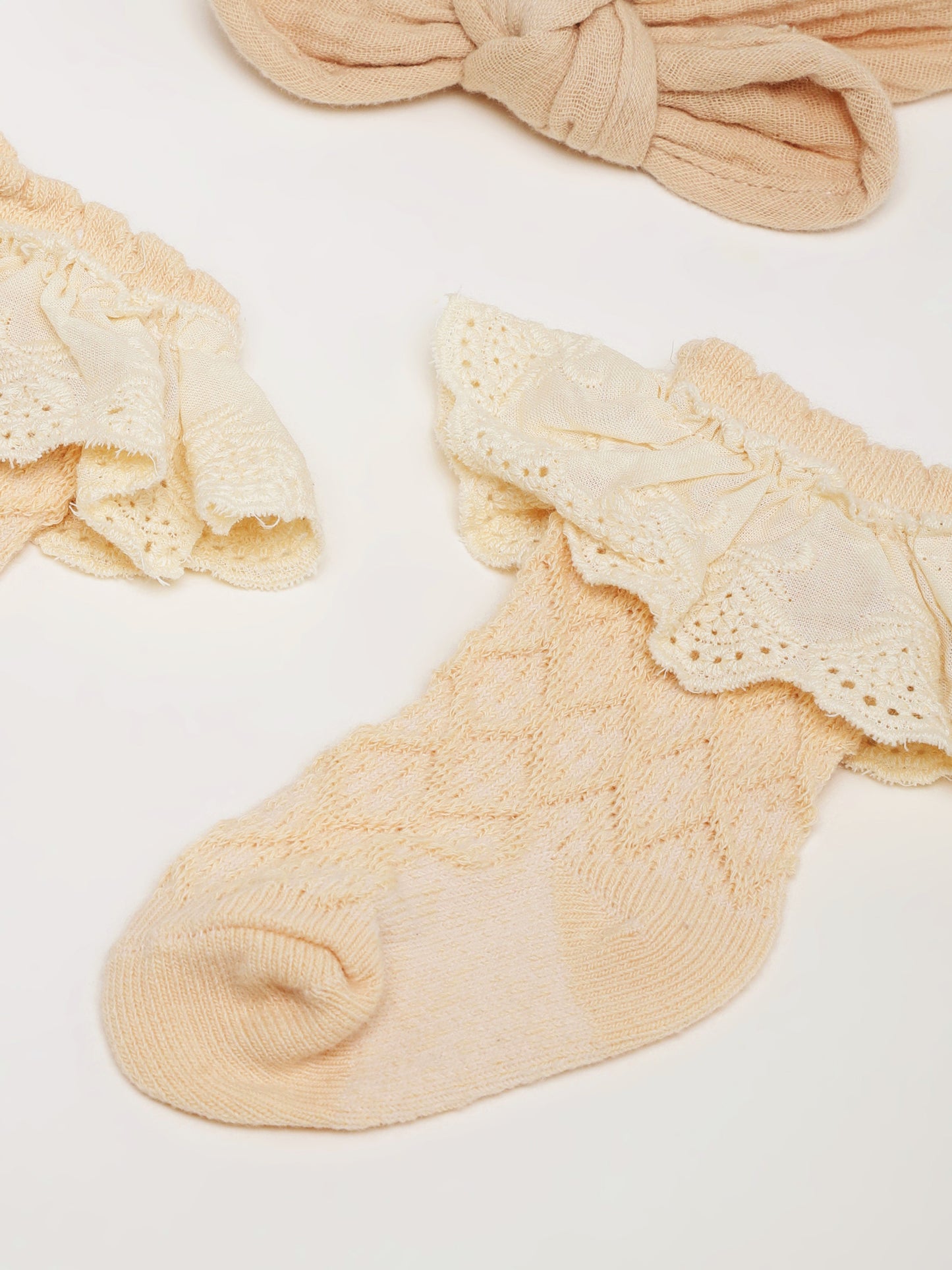 Baby Girls Socks & Headband Set – Soft & Stylish Combo for Newborns