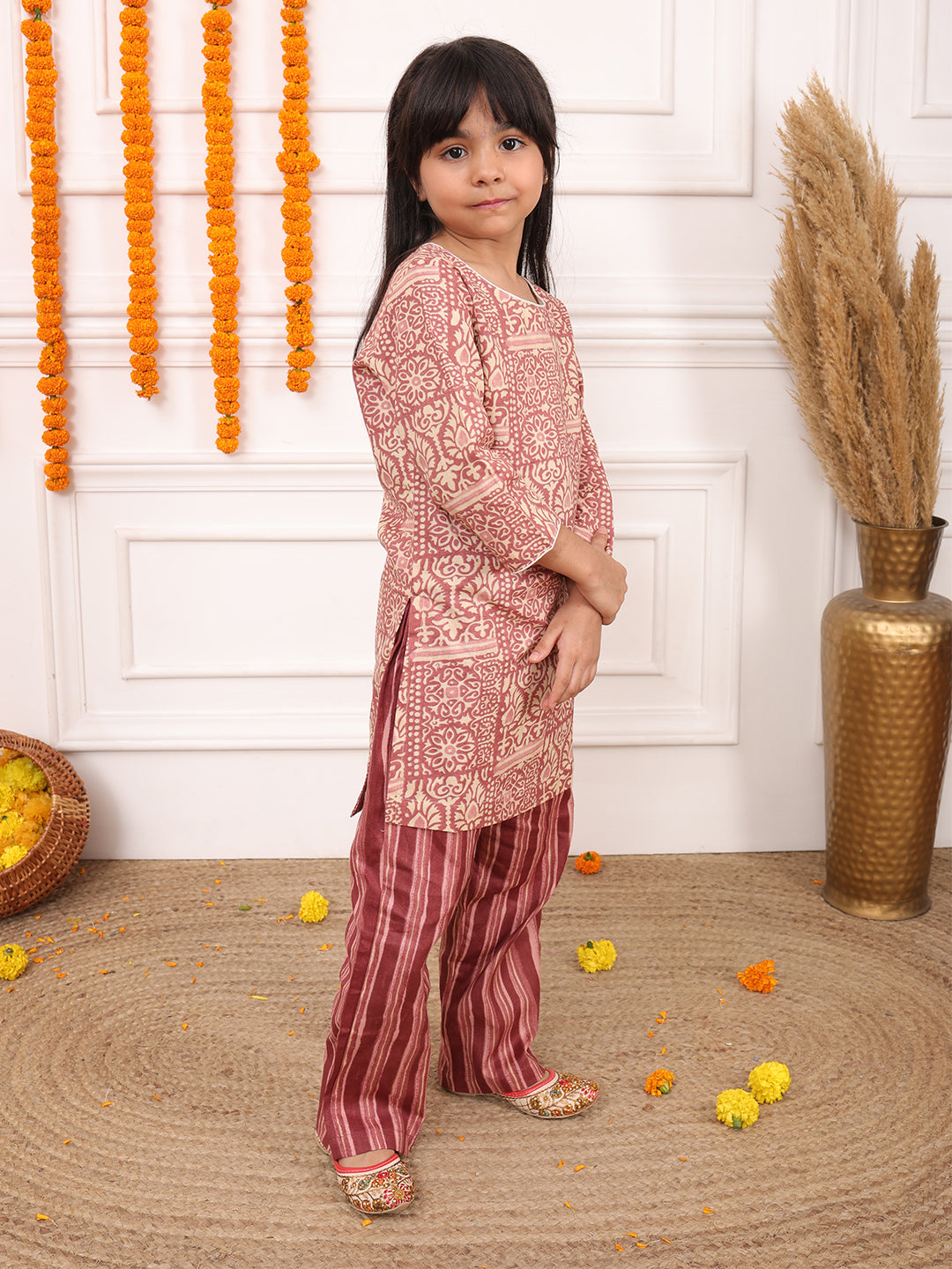 Girls Printed Full Sleeves Kurta Set-Red & Off-White