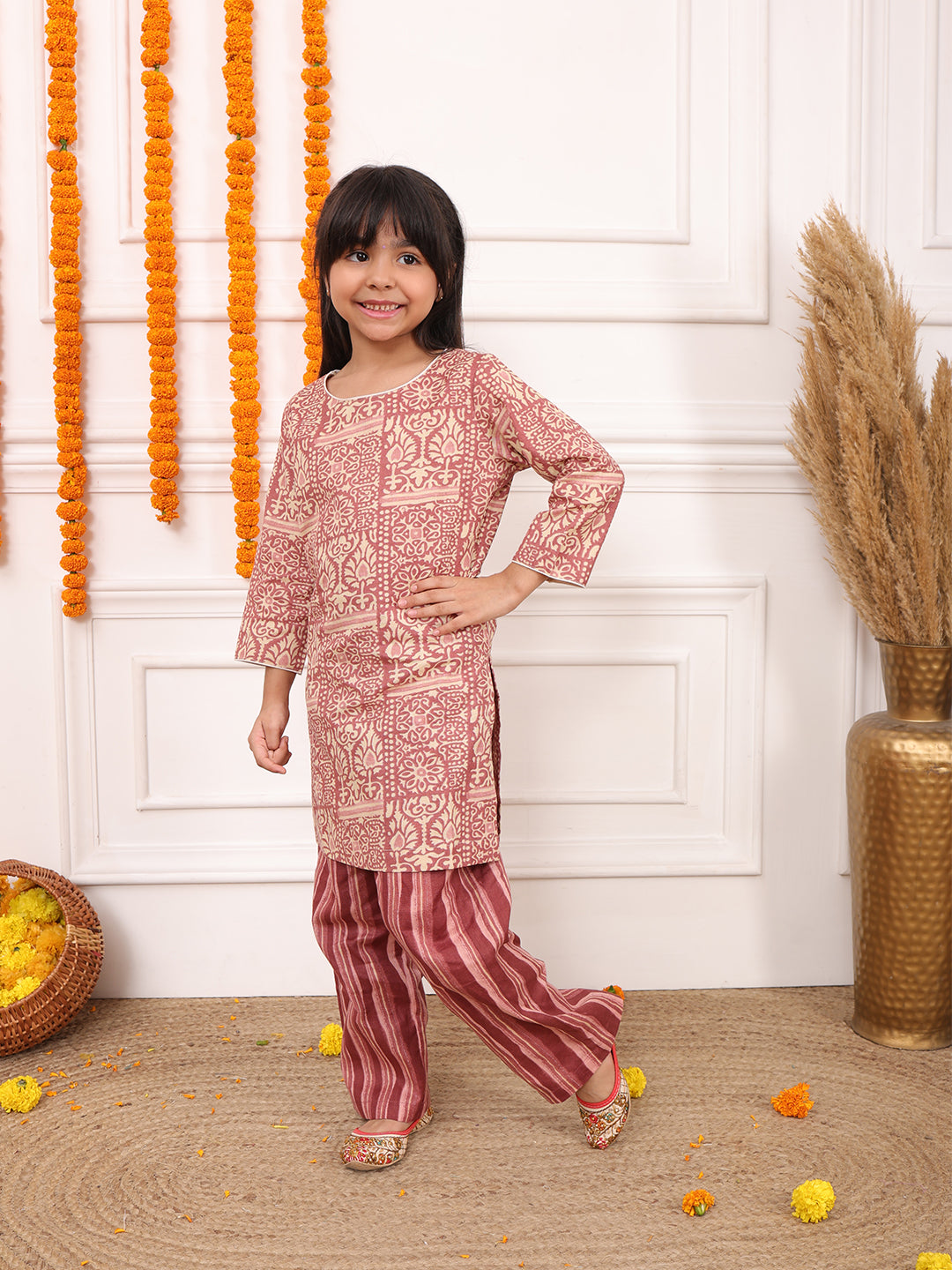 Girls Printed Full Sleeves Kurta Set-Red & Off-White