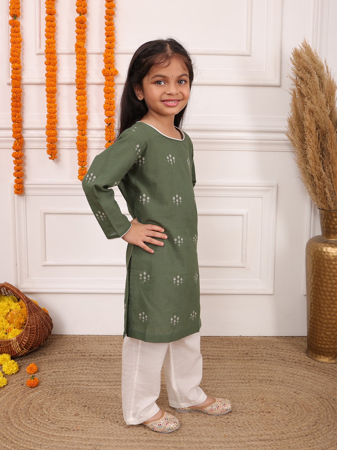 Girls Printed Full Sleeves Kurta Set-Dark Green