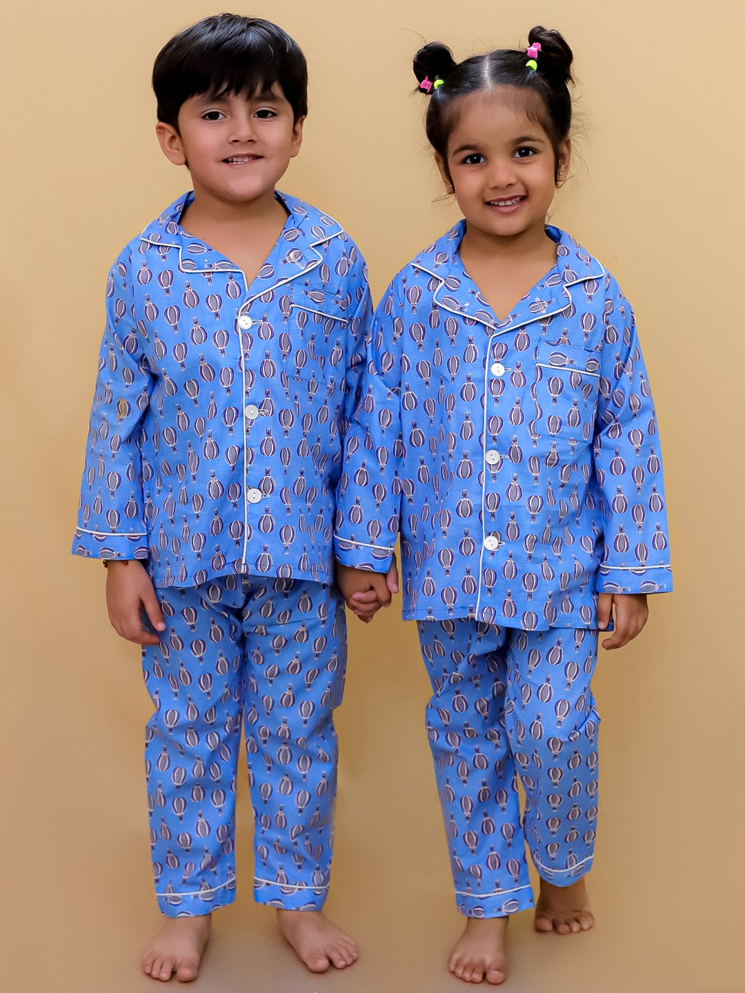 लड़कों और लड़कियों के लिए हॉट एयर बलून प्रिंटेड नाइटसूट