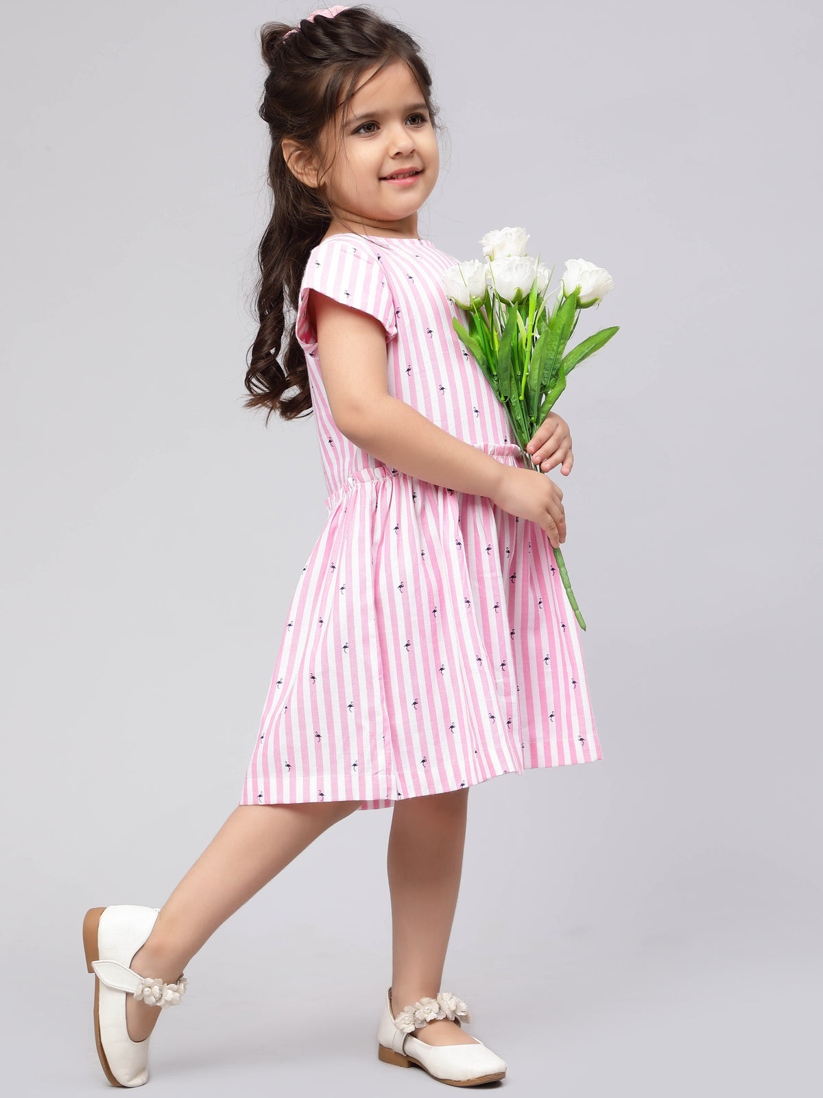 Vestido de rayas rosas y blancas para niñas