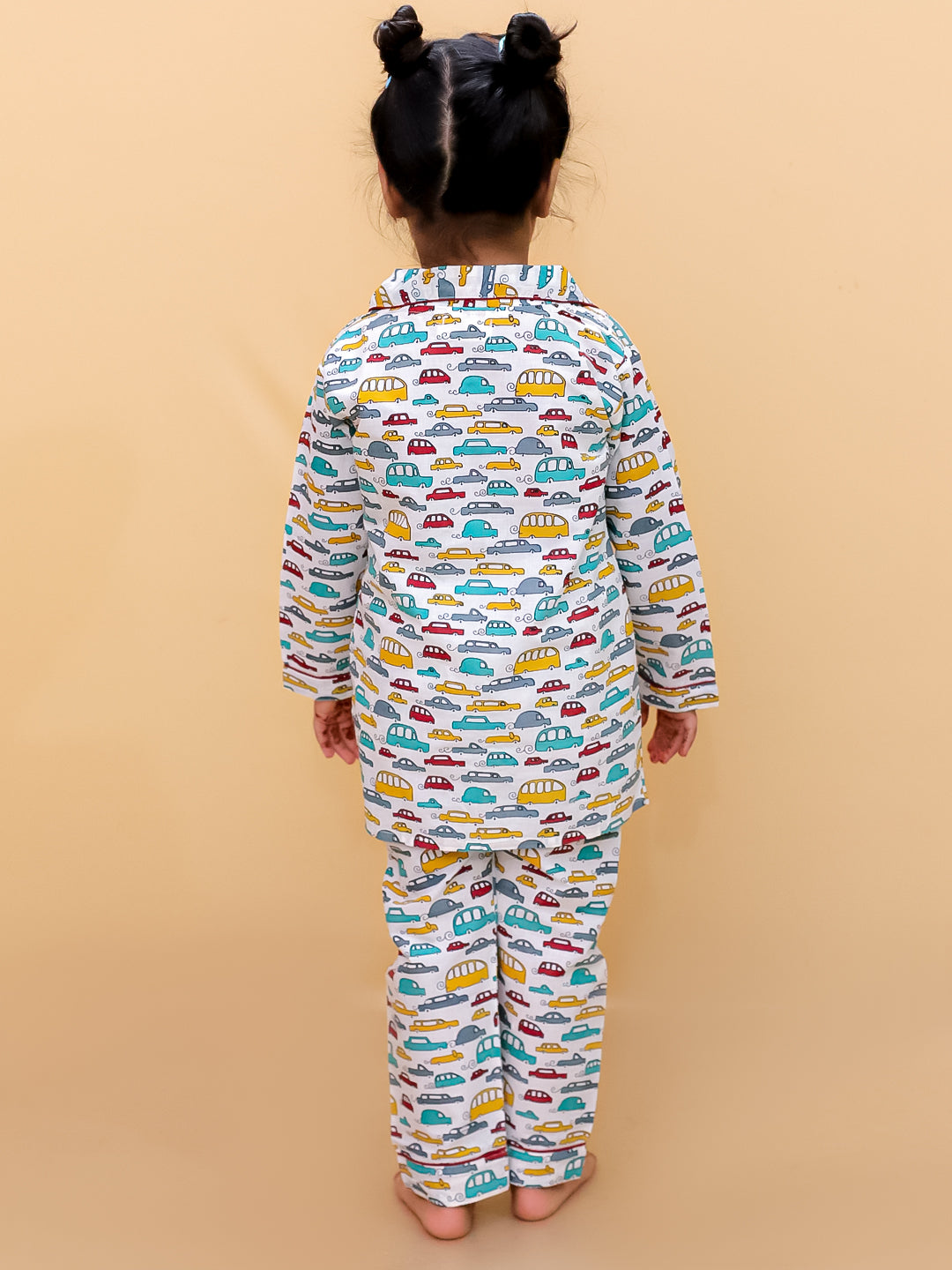Pijamas divertidos con estampado de coches para niños y niñas