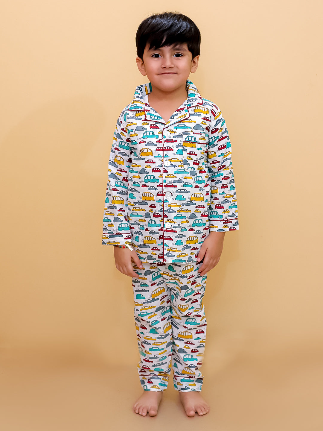 Pijamas divertidos con estampado de coches para niños y niñas