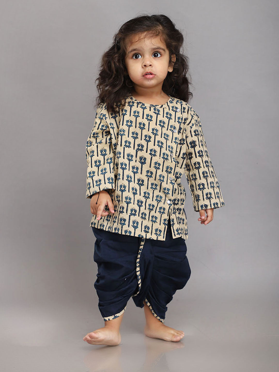 Conjunto de Dhoti Kurta para Bebé en Algodón Telar Manual - Beige y Azul Marino