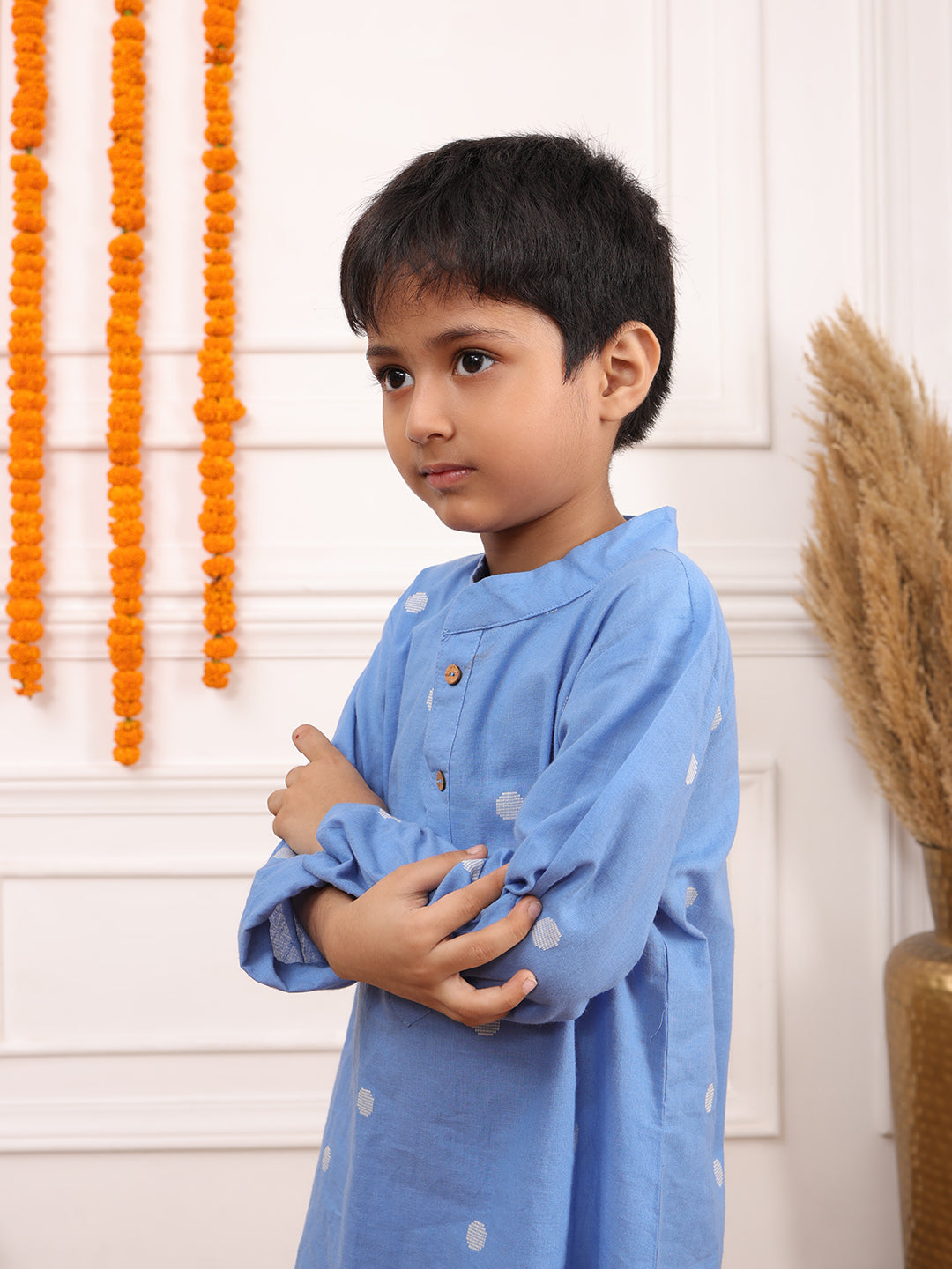 बिग लिल पीपल लड़कों का बुना हुआ पोल्का डॉट मैंडरिन कॉलर लंबी बाजू कुर्ता सेट