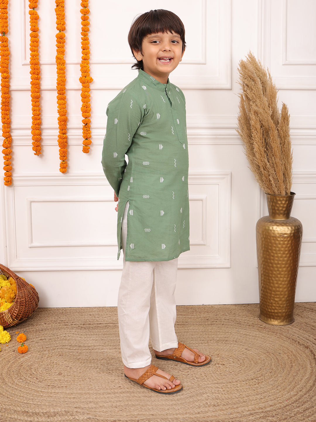Biglilpeople Boys Woven Geometric Mandarin Collar Long Sleeves Kurta Set
