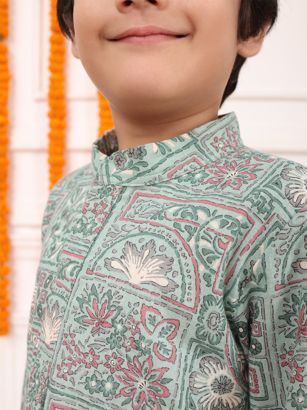 Biglilpeople Boys Floral Motifs Mandarin Collar Long Sleeves Kurta Set