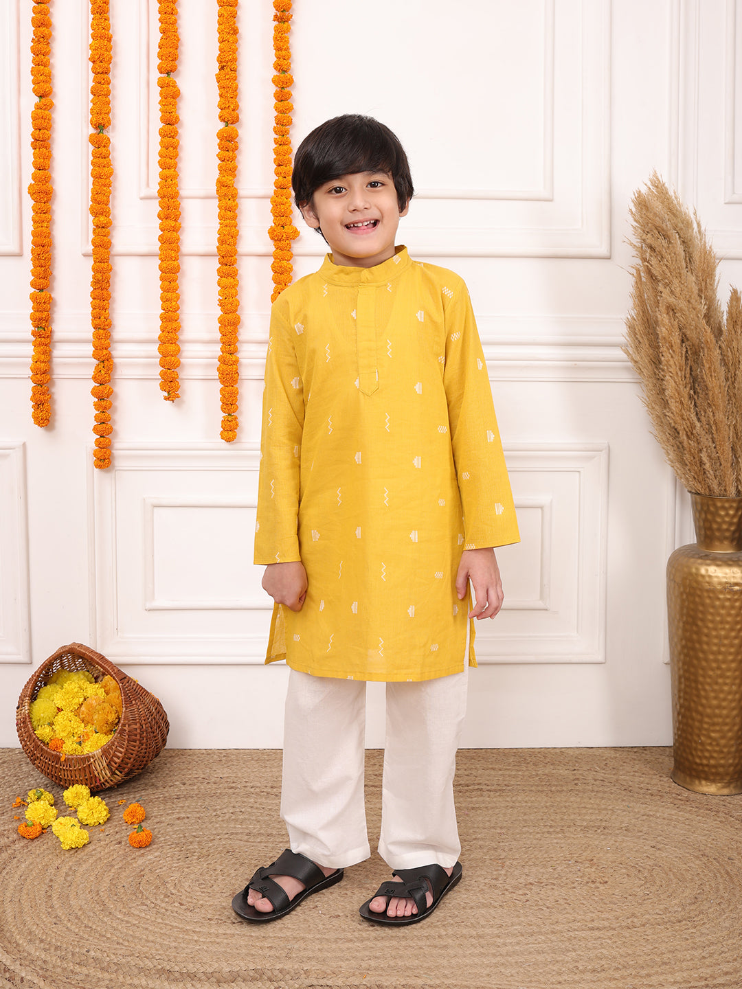 Biglilpeople Boys Woven Geometric Mandarin Collar Long Sleeves Kurta Set