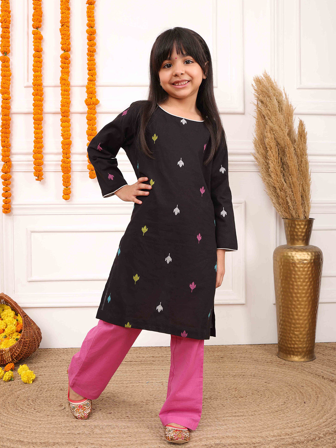 Biglilpeople Girls Woven Geometric Round Neck Long Sleeves Kurta Set