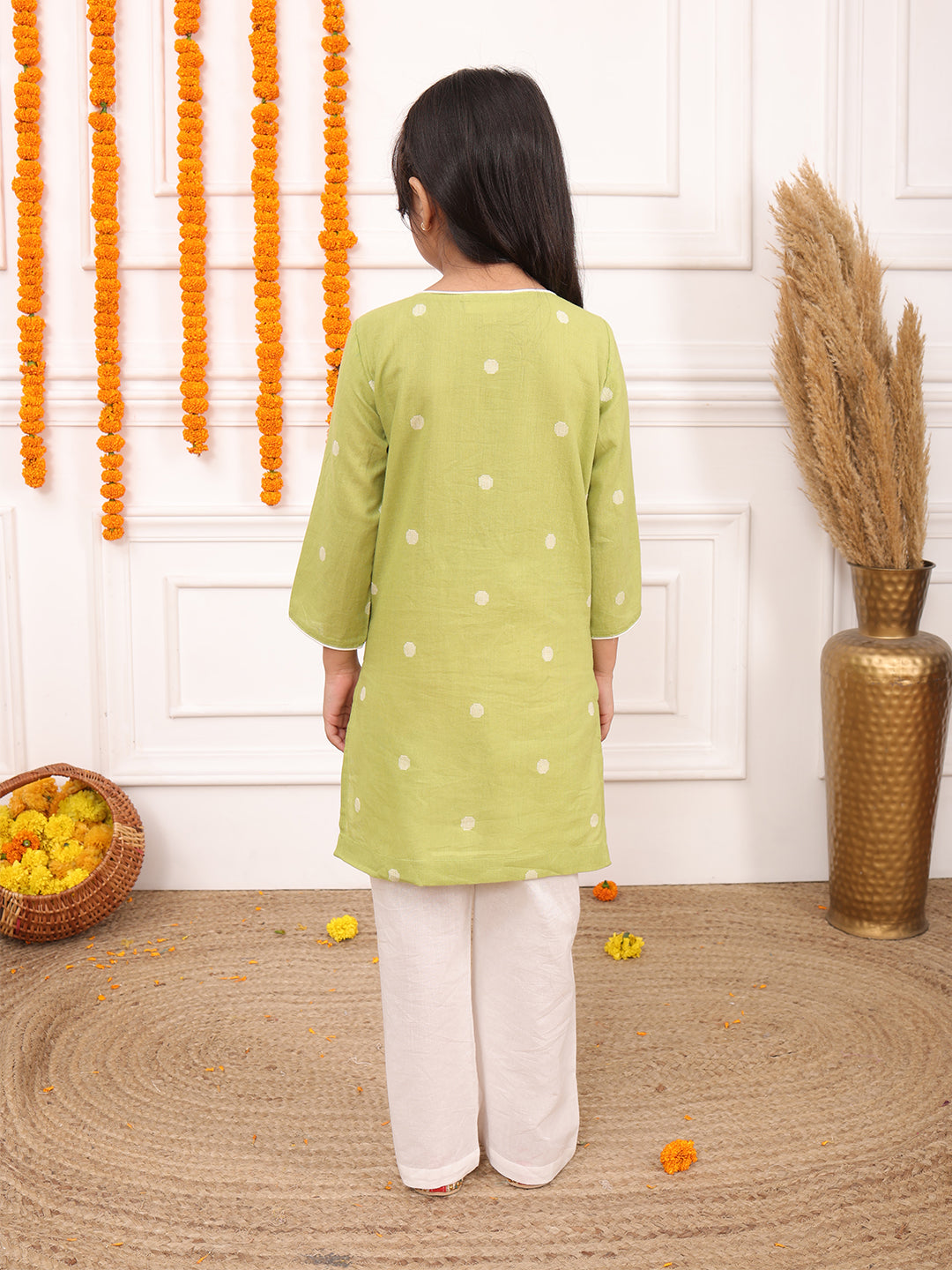 Conjunto Kurta para Niñas Biglilpeople con Cuello Redondo, Mangas 3/4 y Lunares Tejidos