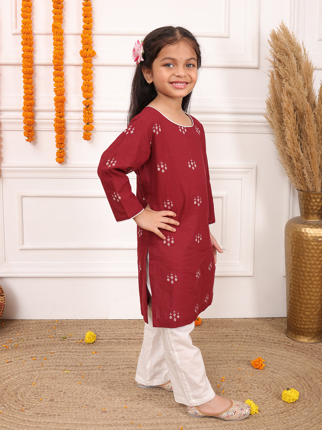 Biglilpeople Girls Woven Geometric Round Neck Long Sleeves Kurta Set