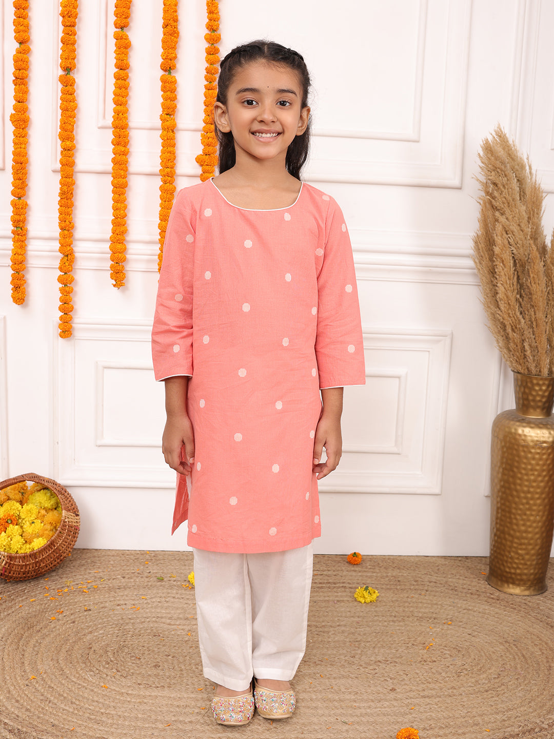 Conjunto de Kurta de Manga 3/4 con Cuello Redondo y Lunares Tejidos para Niñas Biglilpeople
