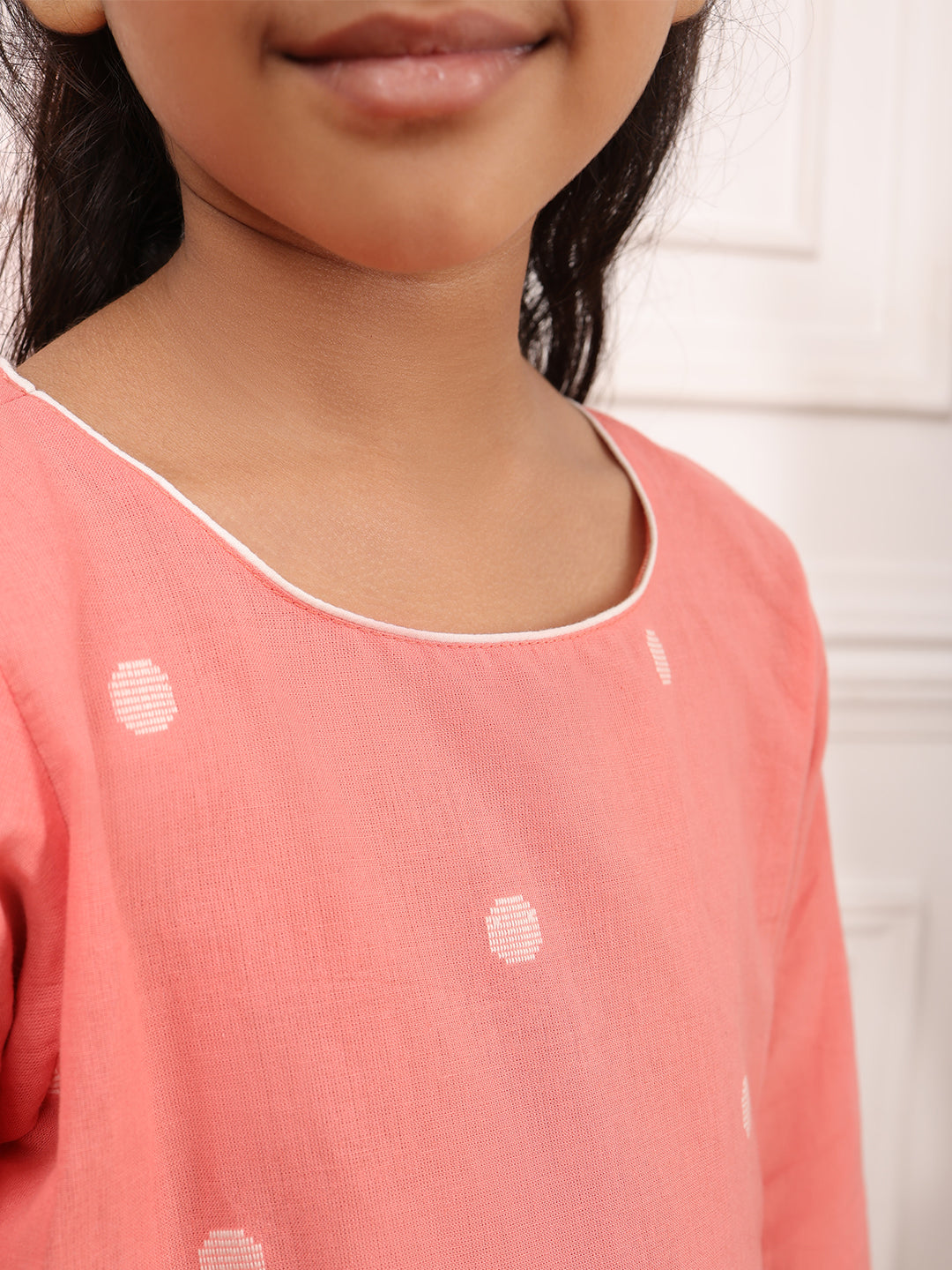 Conjunto de Kurta de Manga 3/4 con Cuello Redondo y Lunares Tejidos para Niñas Biglilpeople