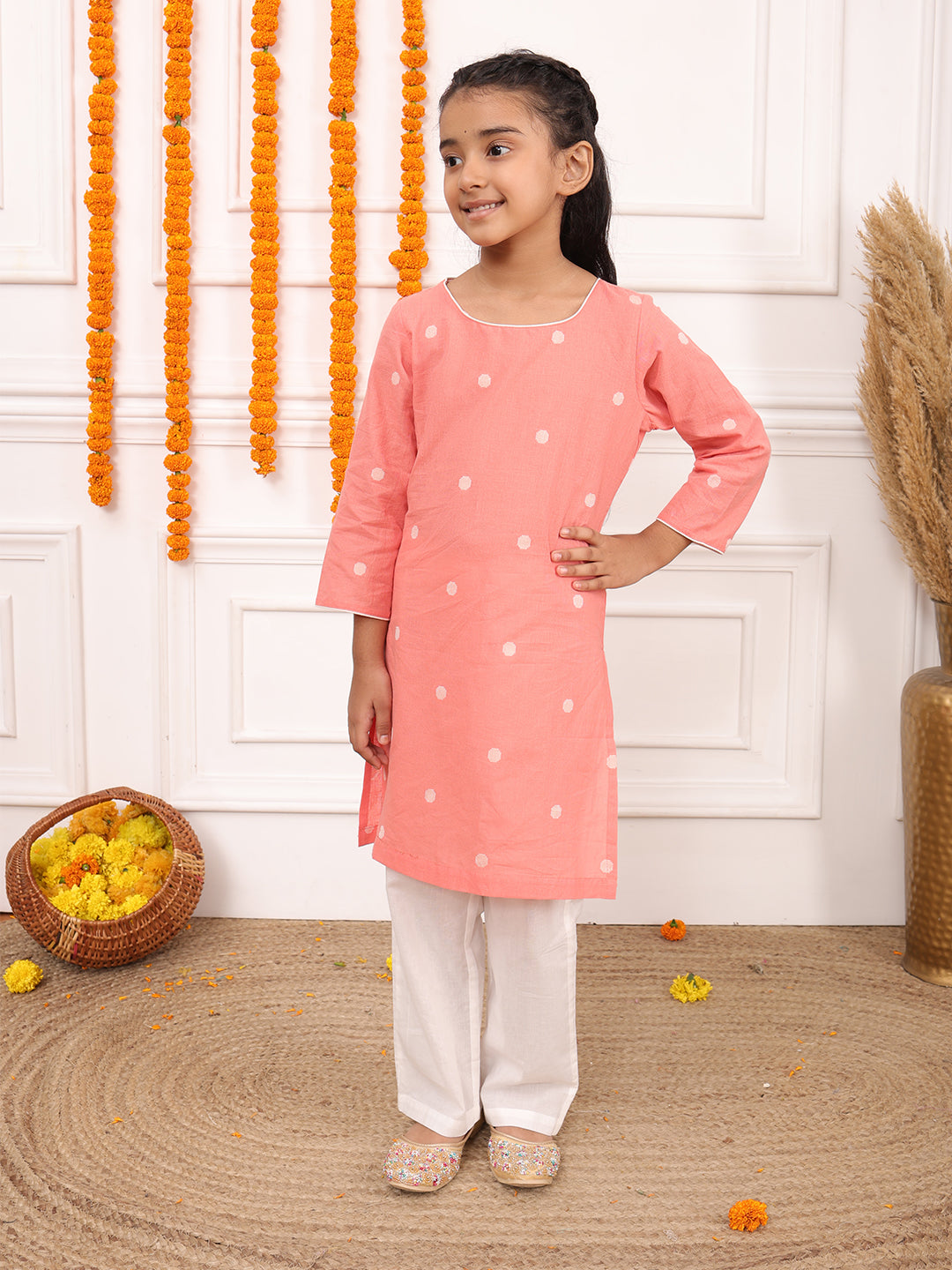 Conjunto de Kurta de Manga 3/4 con Cuello Redondo y Lunares Tejidos para Niñas Biglilpeople