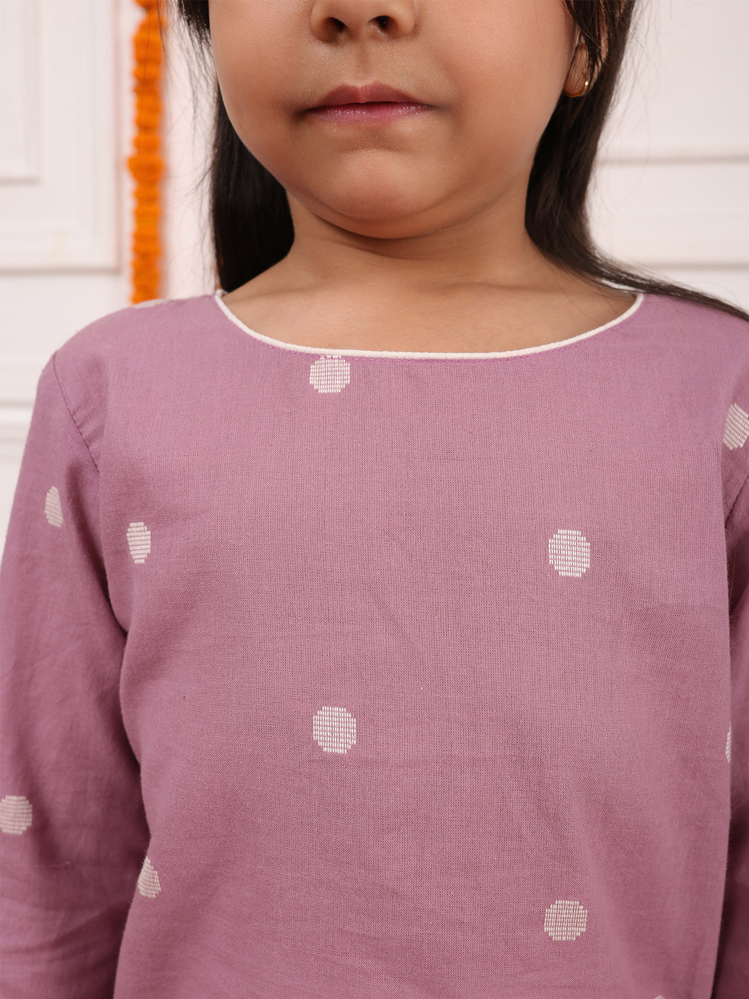 Conjunto de kurta de lunares de cuello redondo y manga francesa para niña Biglilpeople
