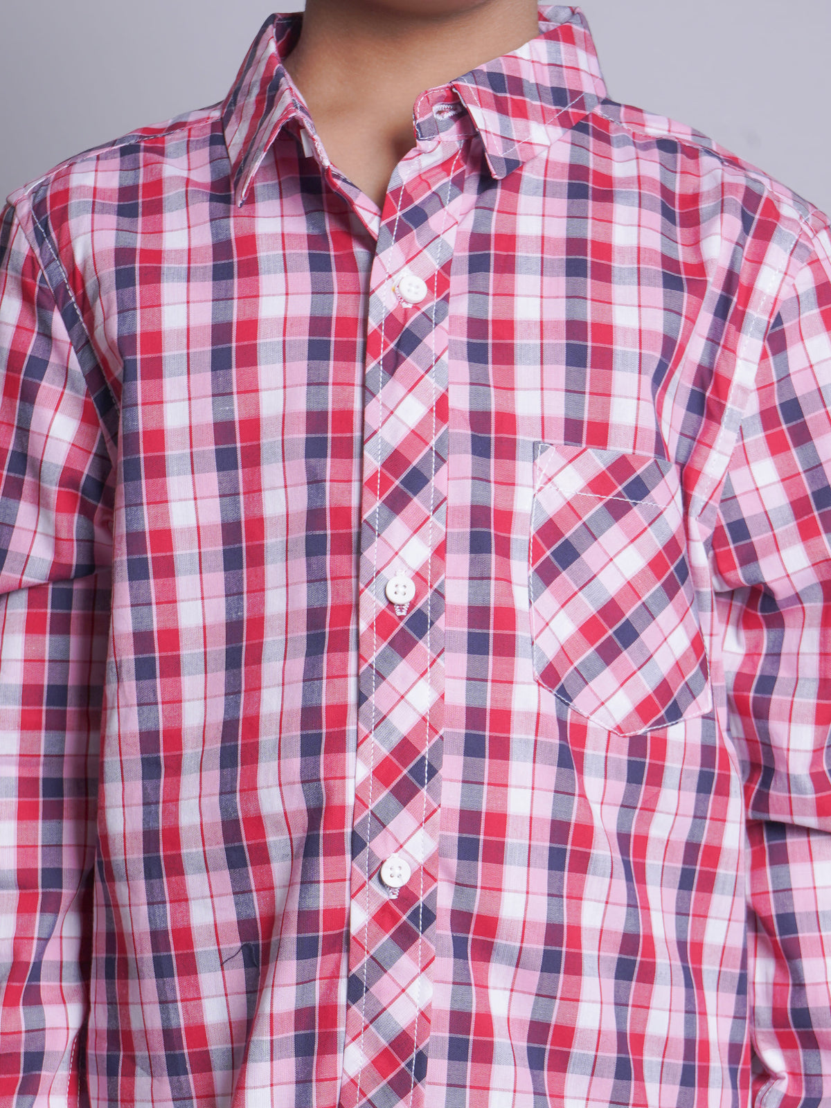 Camisa informal roja a cuadros de manga larga