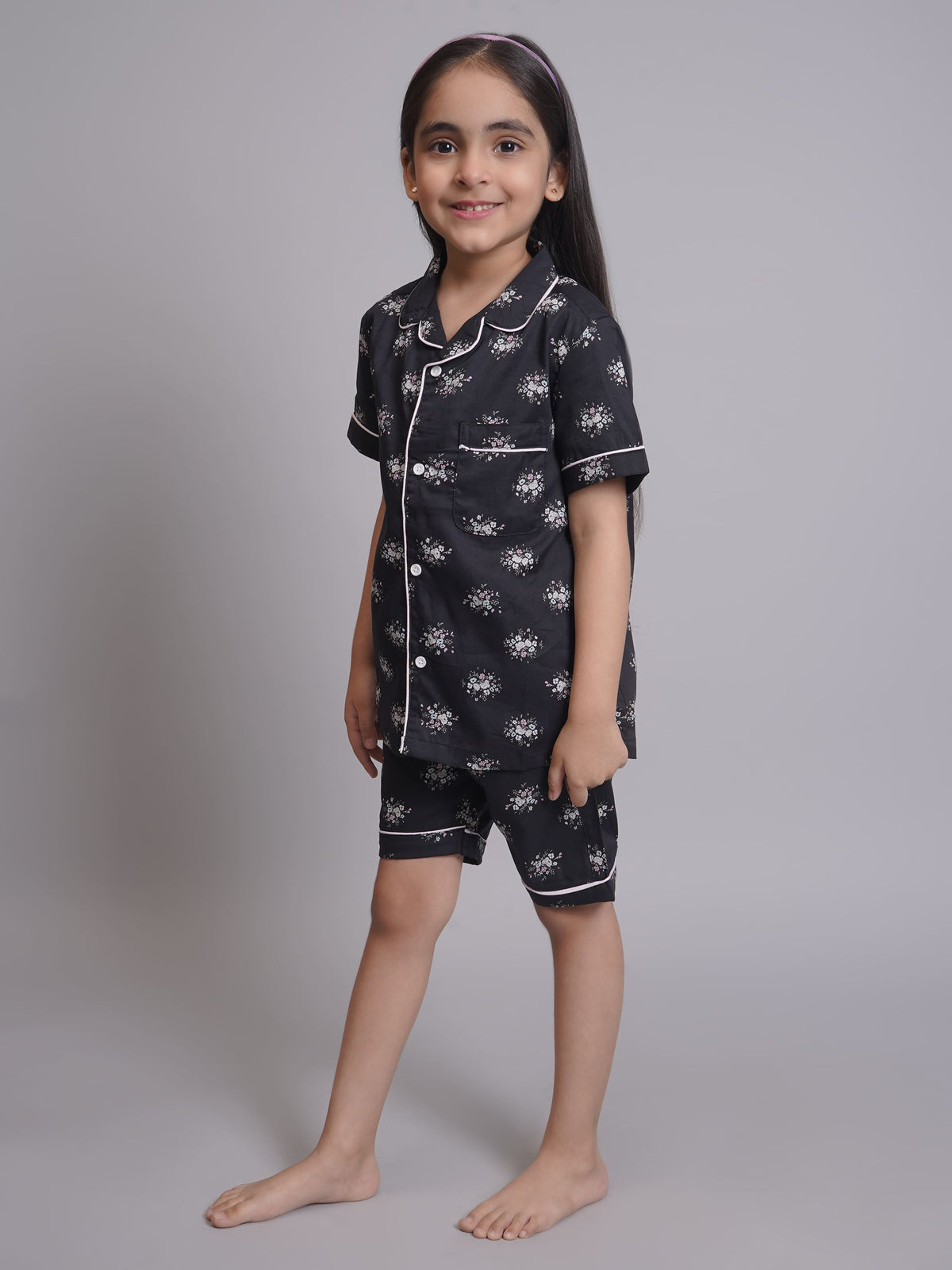 Pijamas de niña de manga corta con estampado floral