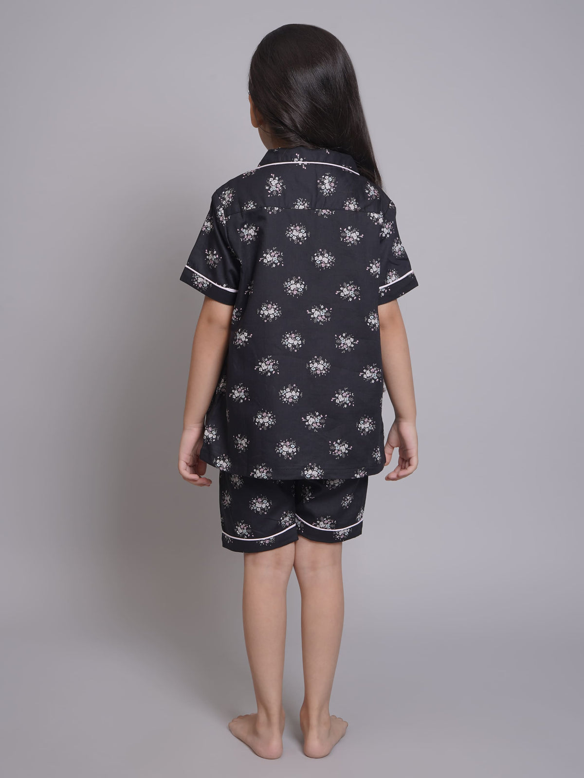 Pijamas de niña de manga corta con estampado floral