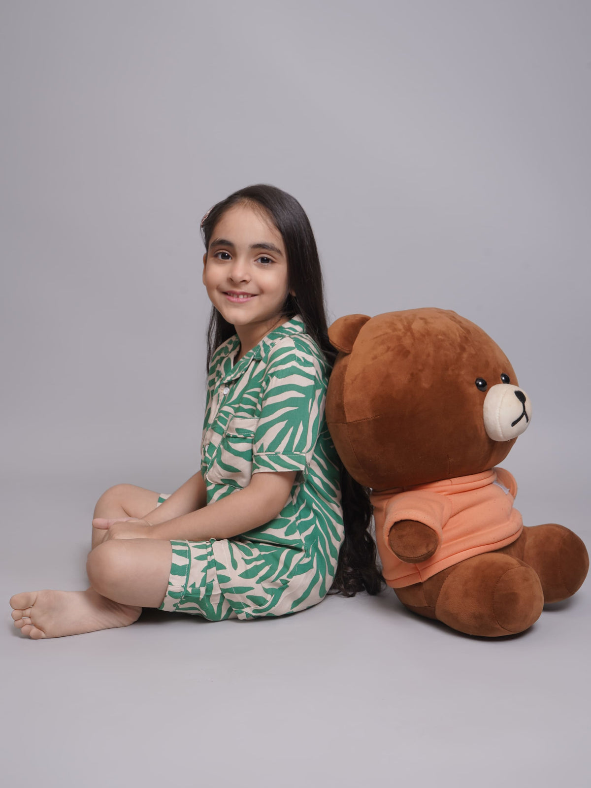 Pijamas de niña de manga corta con estampado de hojas