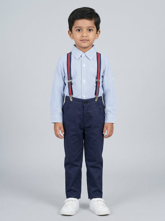 बिग्लिलपीपल लड़कों की नीली कमीज़ और पैंट सस्पेंडर्स के साथ