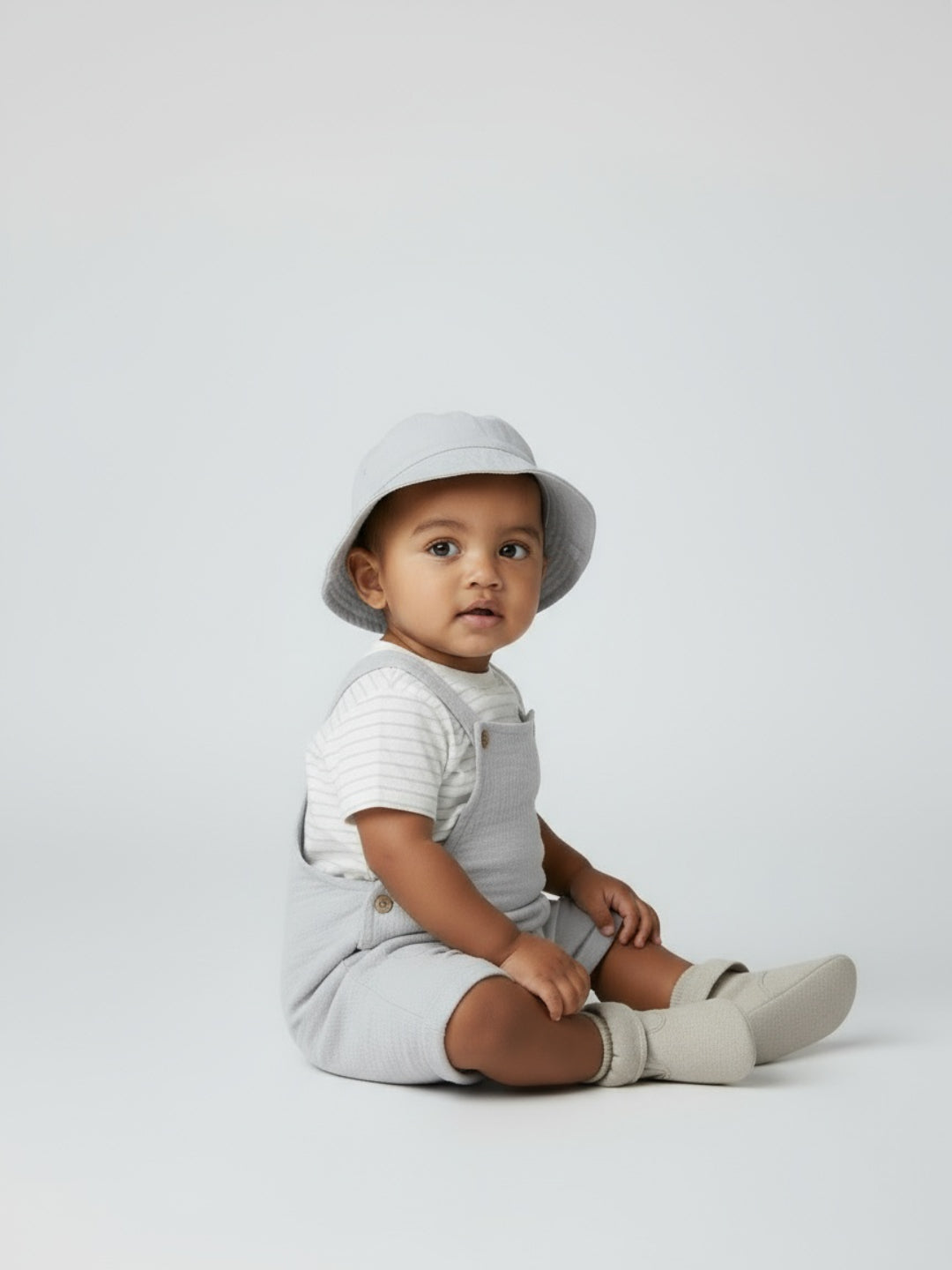 Biglilpeople Boys Solid Dungaree and T-Shirt Set with Hat