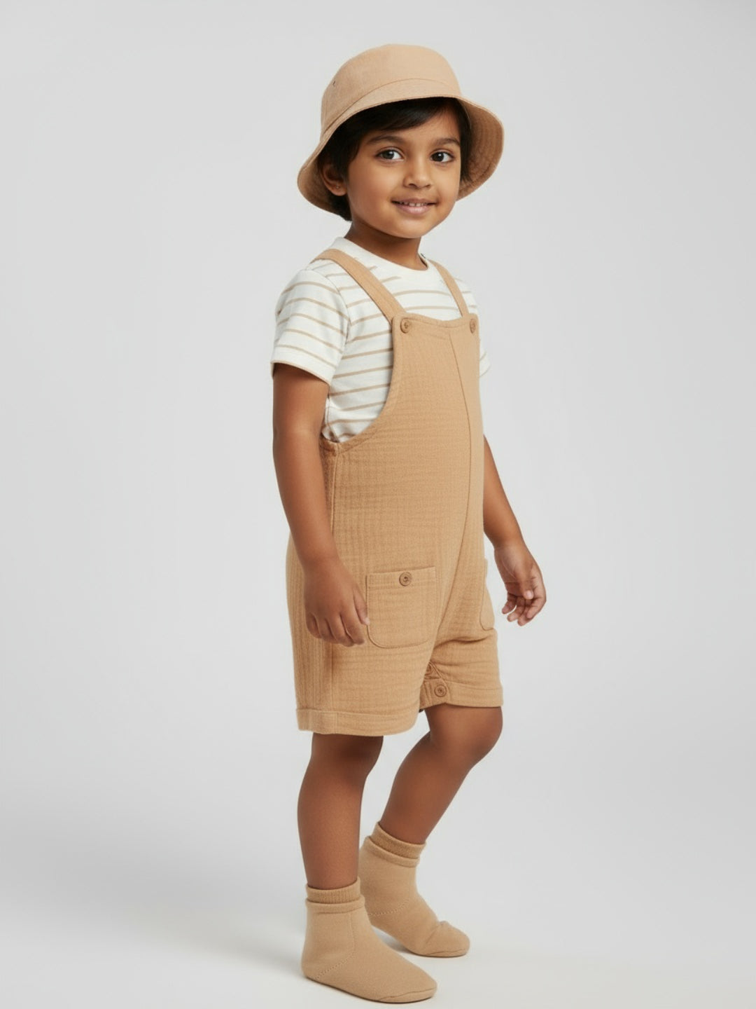 Biglilpeople Boys Solid Dungaree and T-Shirt Set with Hat