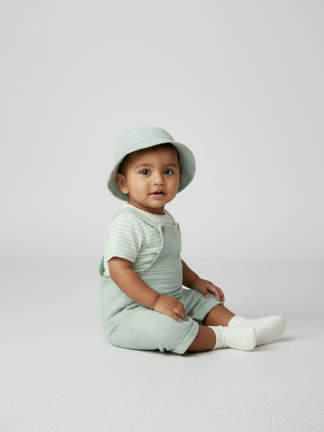 Biglilpeople Boys Solid Dungaree and T-Shirt Set with Hat