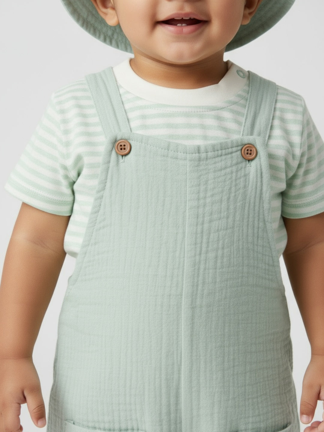 Biglilpeople Boys Solid Dungaree and T-Shirt Set with Hat