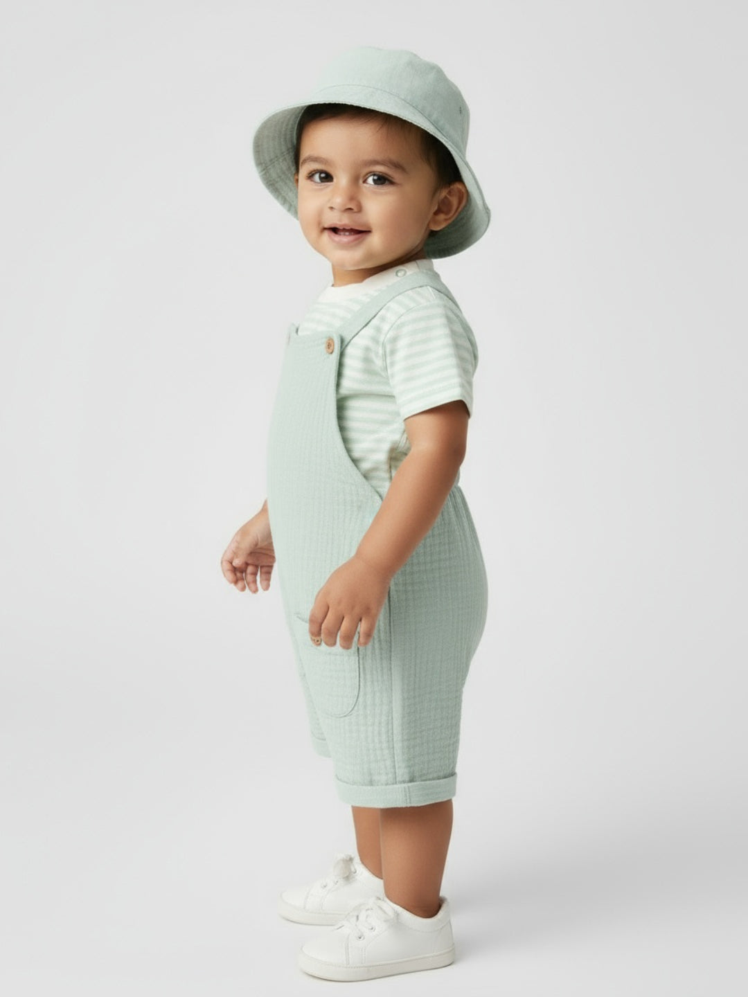 Biglilpeople Boys Solid Dungaree and T-Shirt Set with Hat