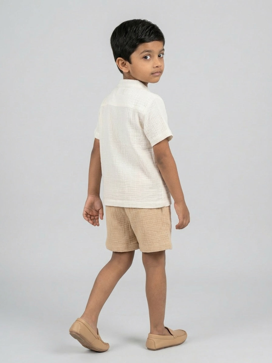 Biglilpeople Boys Organic Soft Crinkled Muslin Off White Mandarin Collar Shirt & Beige Short