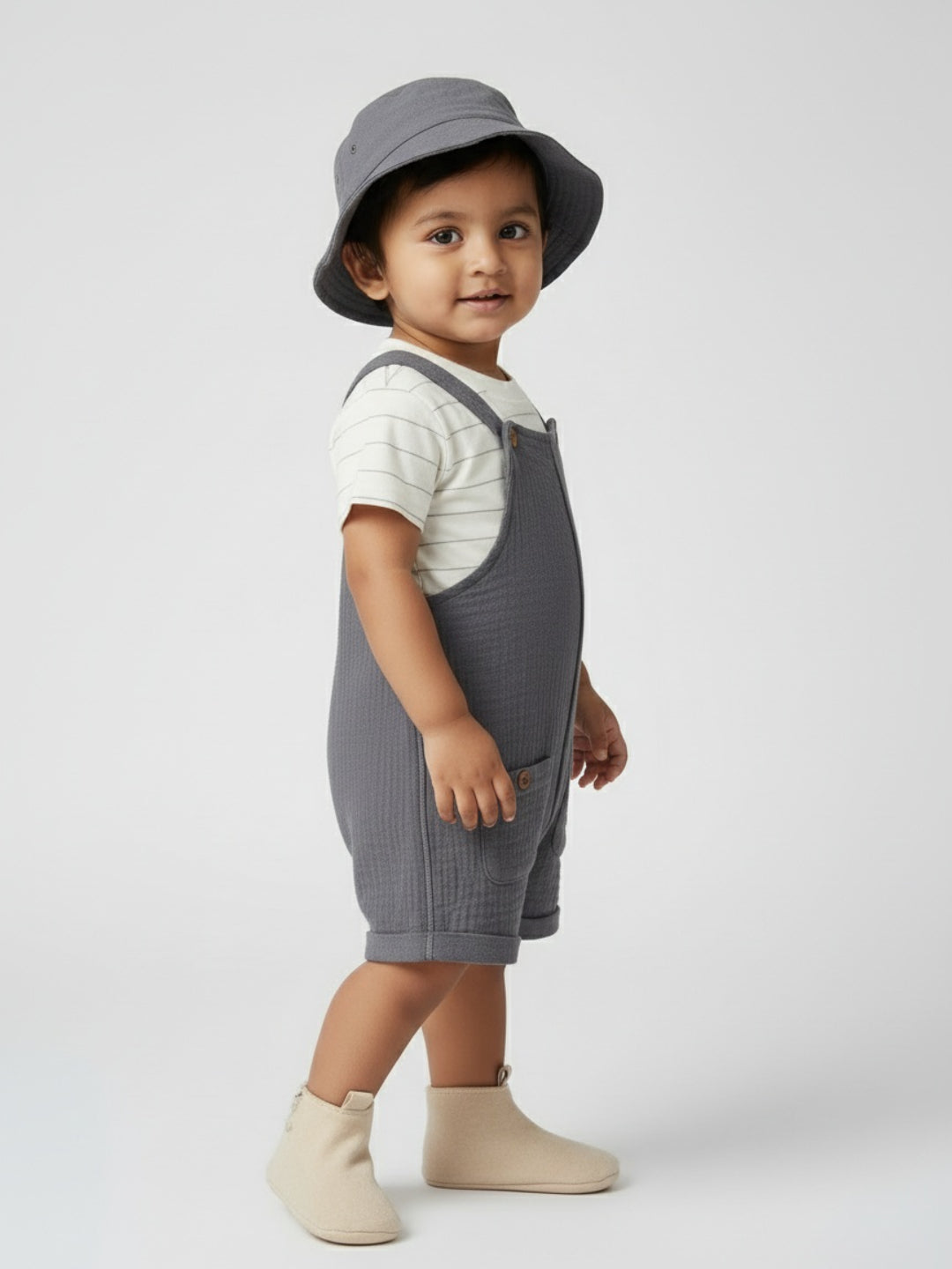 Biglilpeople Boys Solid Dungaree and T-Shirt Set with Hat