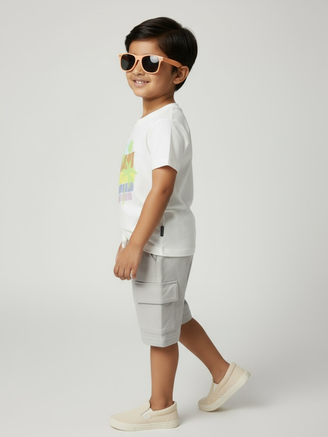 Biglilpeople Boys Graphic Print T-Shirt and Cargo Shorts Set with Sunglasses