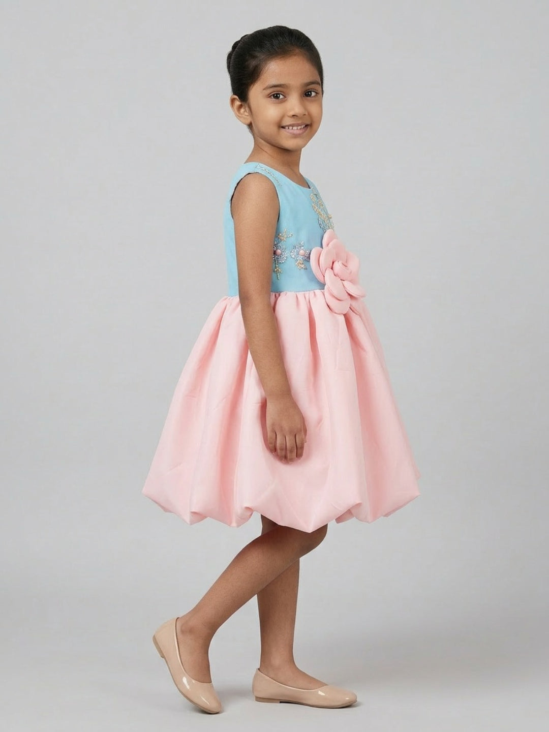 Biglilpeople Girls Multicolour Color-Blocked 3D Floral Round Neck Sleeveless Fit & Flare Dress