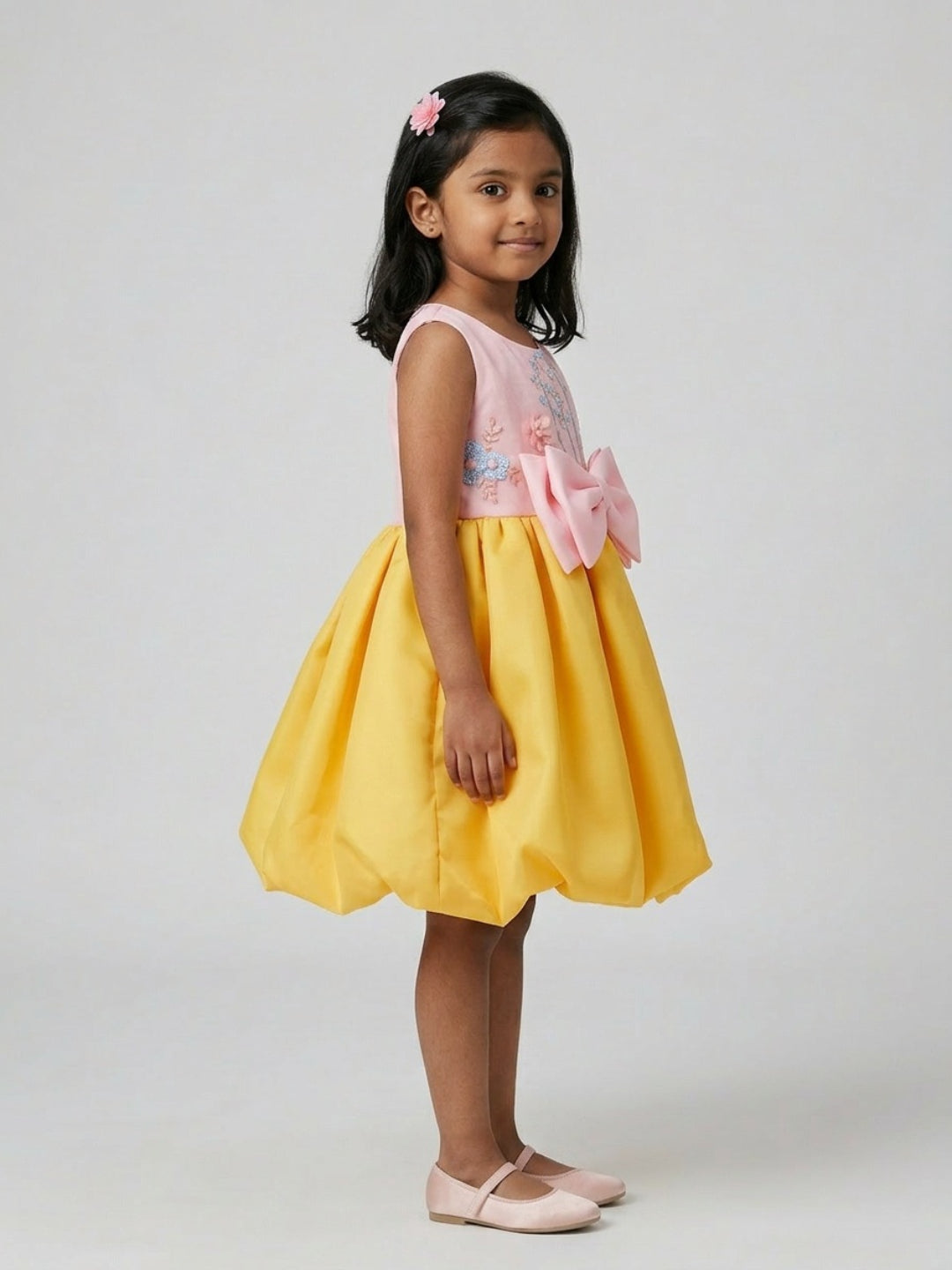 Biglilpeople Girls Multicolour Color-Blocked Bow Round Neck Sleeveless Fit & Flare Dress