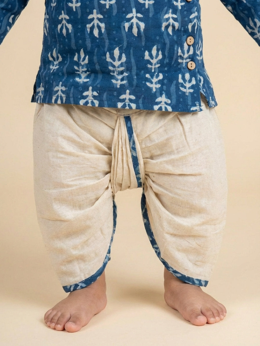 Conjunto de Kurta Angrakha de manga larga con cuello redondo y pantalones Dhoti para niños Biglilpeople, color azul