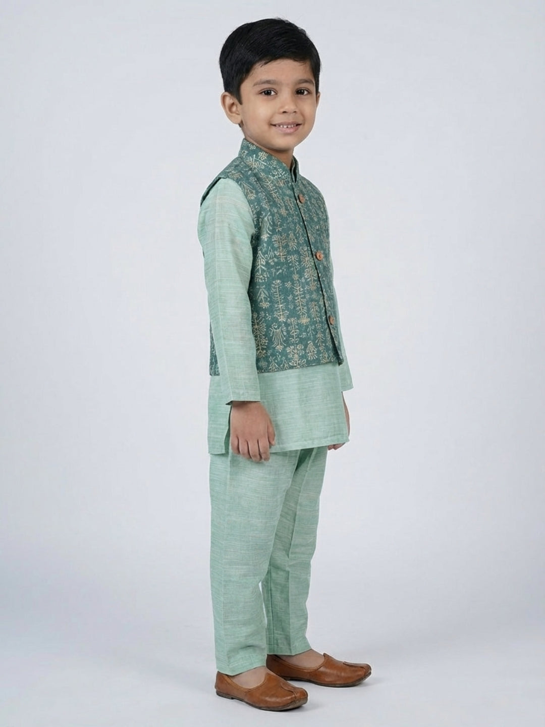 Biglilpeople Boys  Solid Green Straight Kurta & Pyjama Set with Nehru Jacket