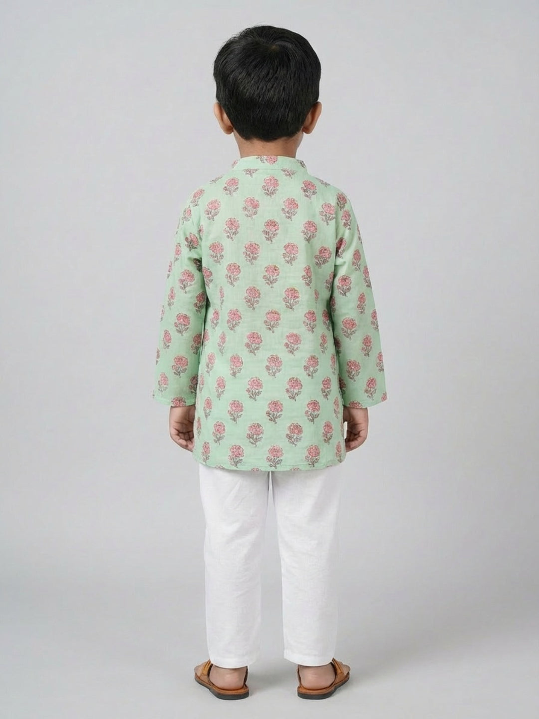 Biglilpeople Boys Green Floral Print Mandarin Collar Full Sleeves Straight Kurta Pyjamas Set