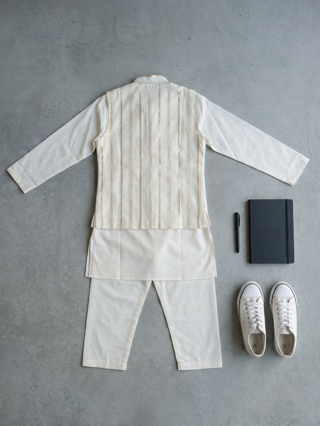 Conjunto de pijama de kurta y chaleco Nehru color blanco hueso para niños de Biglilpeople