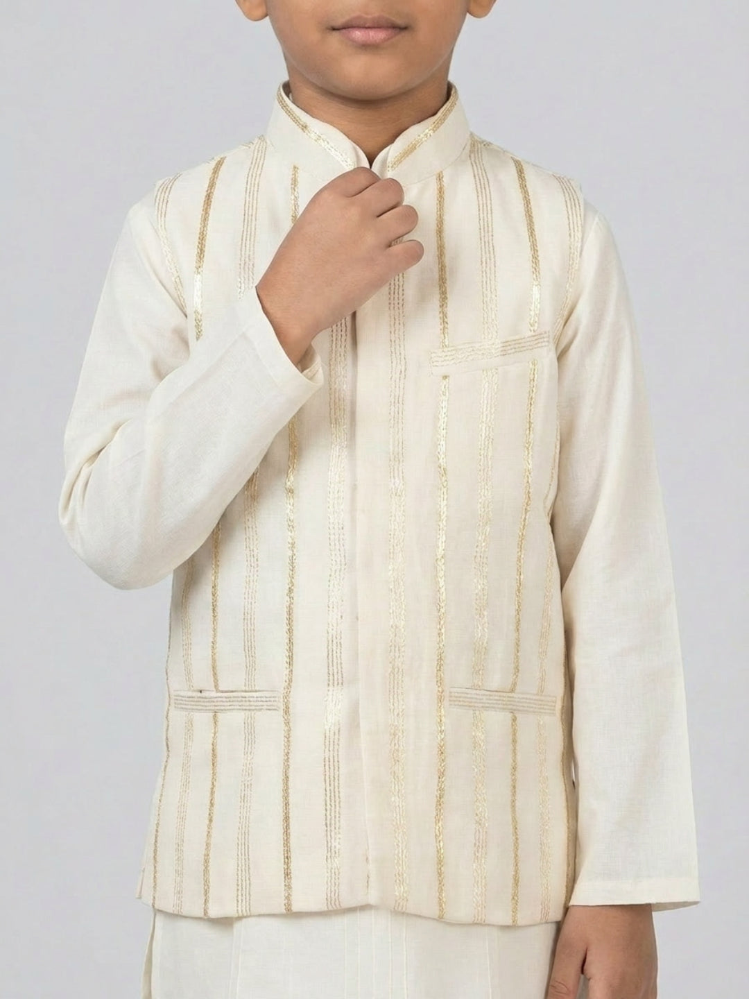 Conjunto de pijama de kurta y chaleco Nehru color blanco hueso para niños de Biglilpeople