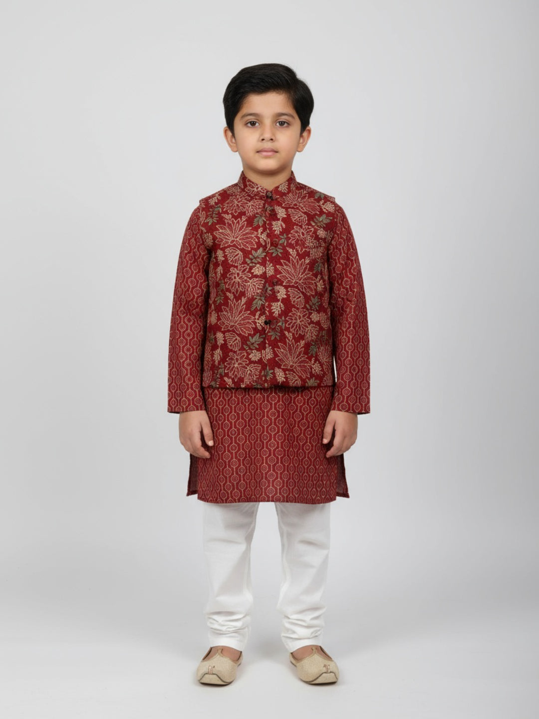 Conjunto de Kurta Estampada de Niño con Chaqueta y Churidar Blanco