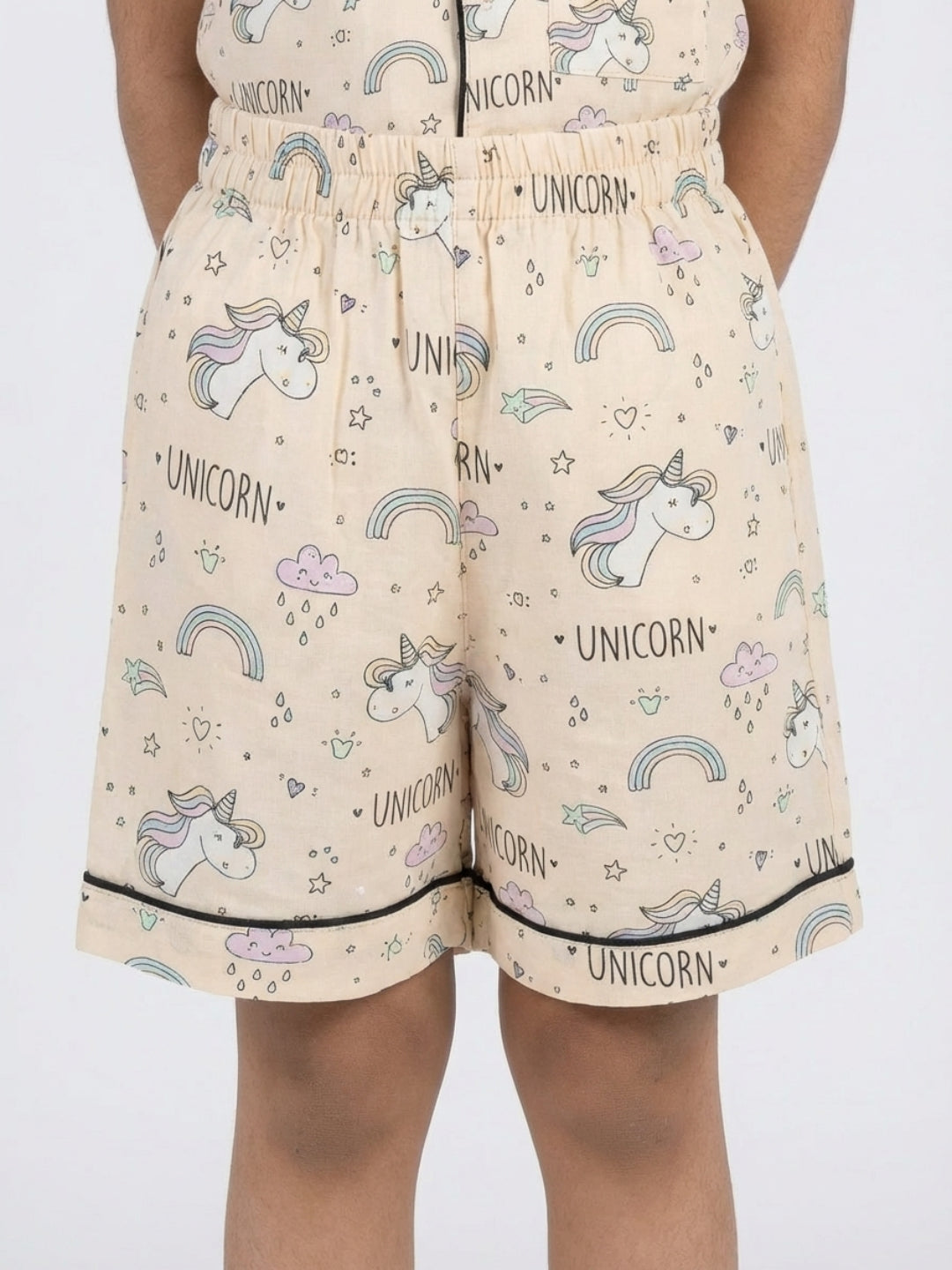 Biglilpeople Traje de noche unisex para niños con estampado de unicornio en color beige, camisa de manga corta de rayón y pantalón corto