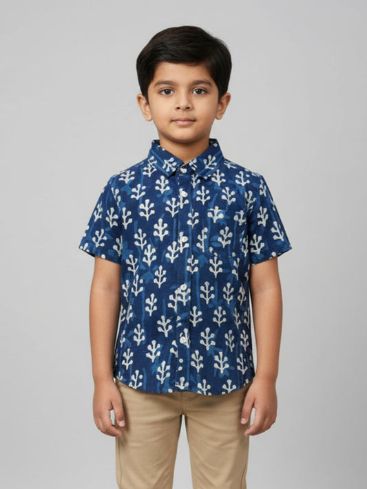 Biglilpeople Boys Navy Blue Cotton Daboo Indigo Print Pure Cotton Spread Collar Shirt